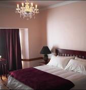 A guest bedroom