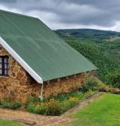 The Kingfisher Country Cottages & Trout Lodge Watervalboven Camping 1_small
