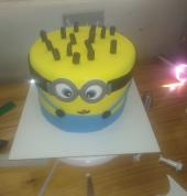 Minion cake