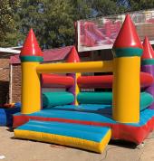 Square jumping castle 3,75m x 3,75m