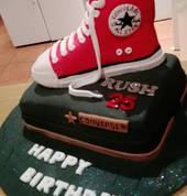 CONVERSE SHOE ON BOX